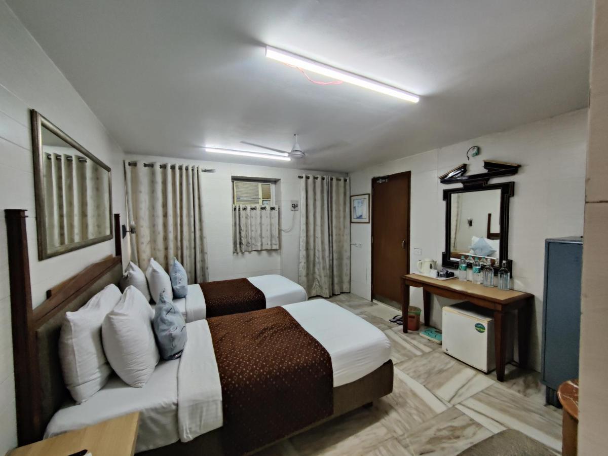 Capital Hotel Мумбаї Екстер'єр фото
